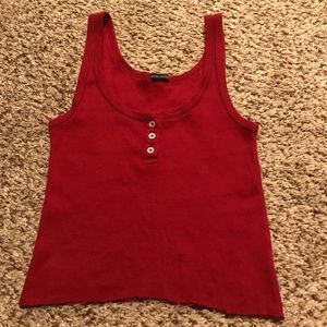 buttoned tank top